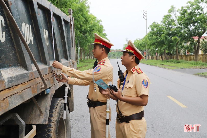 Xử phạt 580 trường hợp vi phạm ATGT ở huyện Đức Thọ