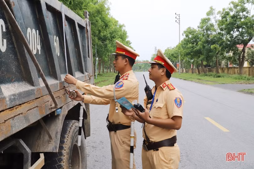 Xử phạt 580 trường hợp vi phạm ATGT ở huyện Đức Thọ