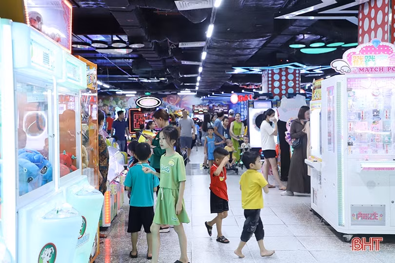 Điểm vui chơi, mua sắm tại TP Hà Tĩnh thu hút khách dịp lễ