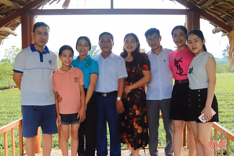 Nhiều du khách ngược ngàn khám phá miền biên giới Hà Tĩnh