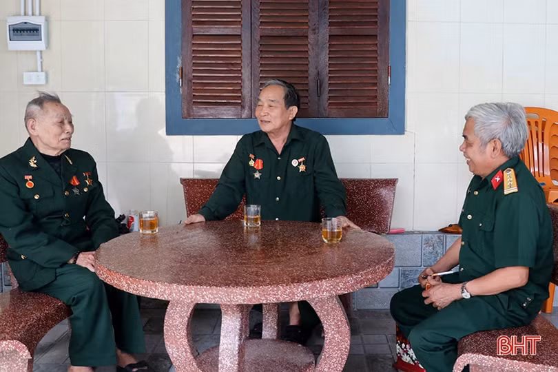 Người lính già xúc động kể về khoảnh khắc trong ngày đại thắng