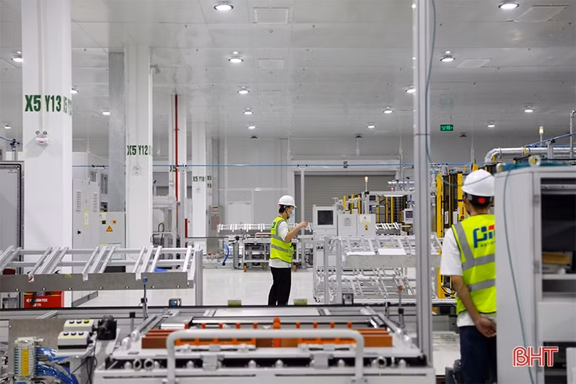 Công nhân Khu kinh tế Vũng Áng gác lễ, bám công trường