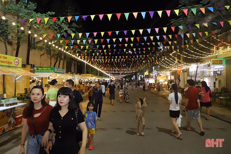 Khai trương Khu phố chuyên doanh ẩm thực Nguyễn Du