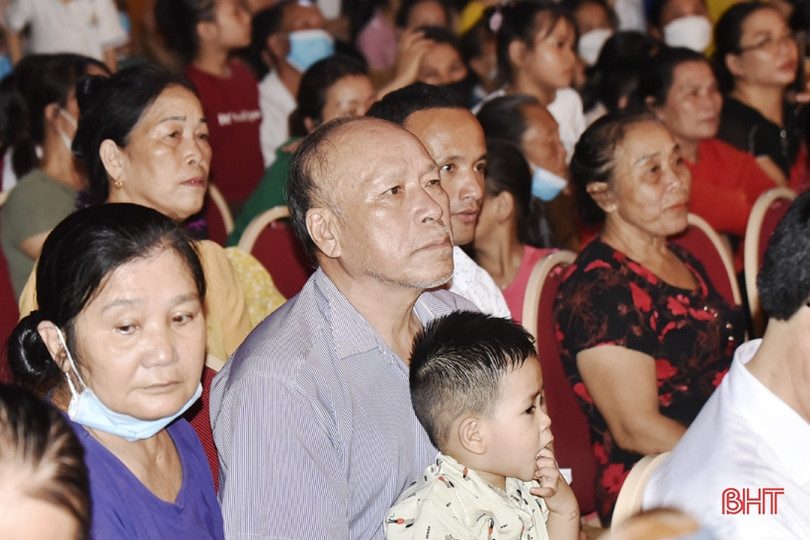 Đặc sắc đêm dạ hội “Tiếng hát từ cội nguồn”