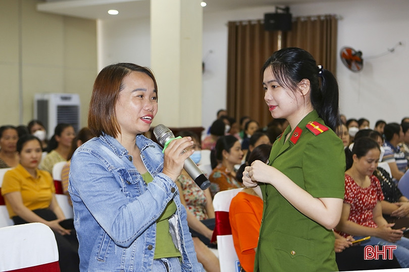 Giúp phụ nữ Hà Tĩnh có kiến thức, kỹ năng phòng tránh xâm hại cho con trẻ