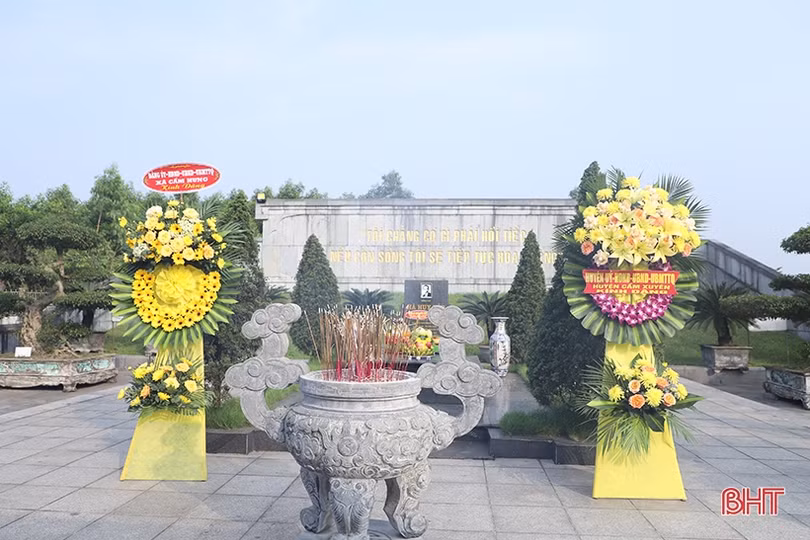 Dâng hương kỷ niệm 117 năm ngày sinh cố Tổng Bí thư Hà Huy Tập