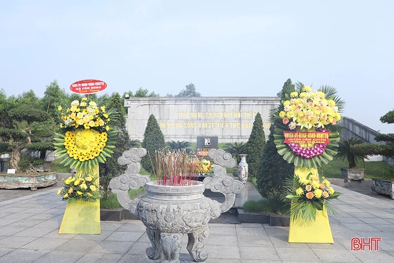 Dâng hương kỷ niệm 117 năm ngày sinh cố Tổng Bí thư Hà Huy Tập