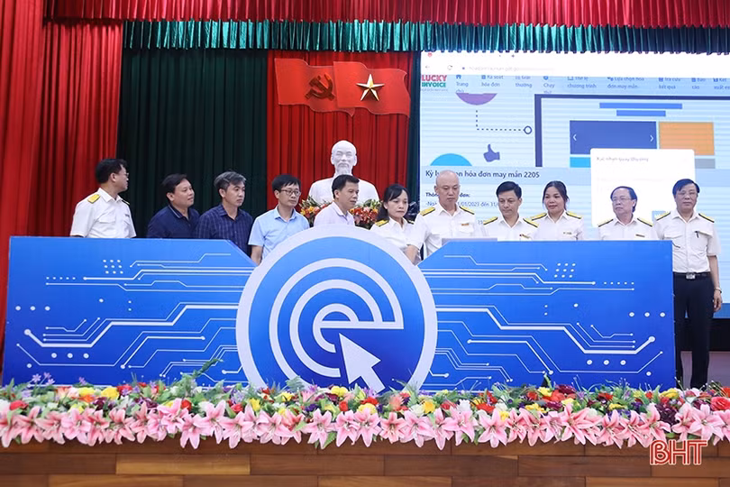 Cục Thuế Hà Tĩnh bấm nút lựa chọn “Hóa đơn may mắn” quý I/2023