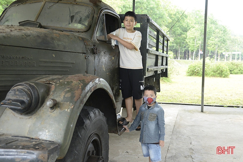 Hàng nghìn du khách hành hương về Ngã ba Đồng Lộc