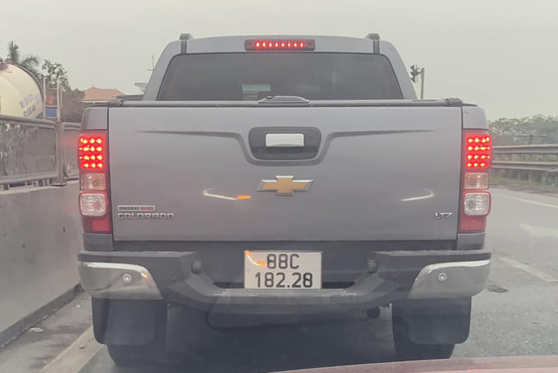 Dán băng dính, sửa biển số để “né” camera, một tài xế Hà Tĩnh bị xử phạt