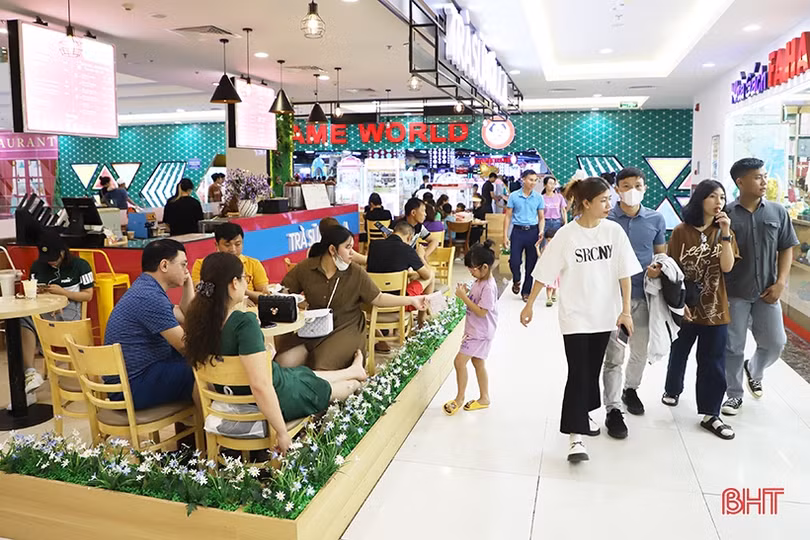 Điểm vui chơi, mua sắm tại TP Hà Tĩnh thu hút khách dịp lễ