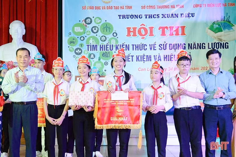 Học sinh Can Lộc sôi nổi tìm hiểu kiến thức sử dụng năng lượng