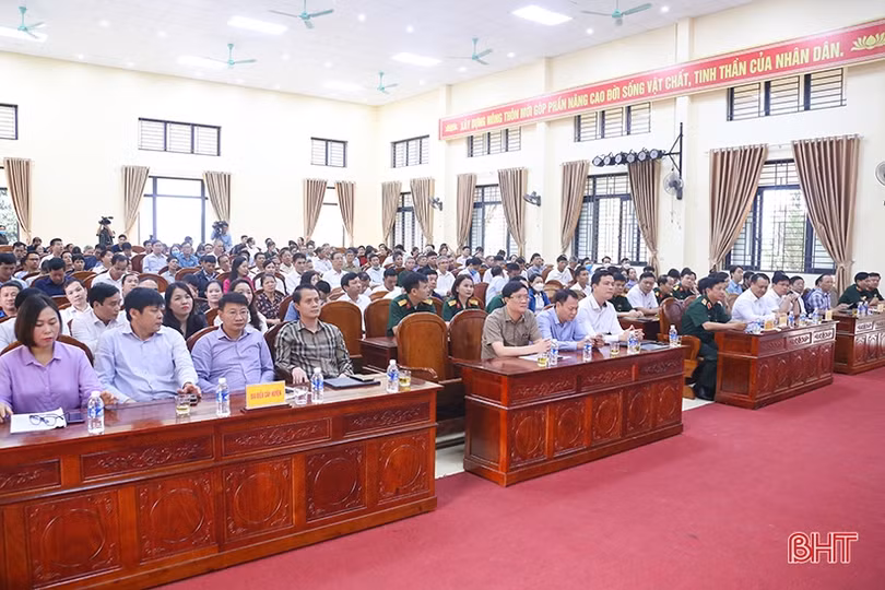 Cử tri huyện Đức Thọ đề nghị quản lý chặt về đầu cơ bất động sản