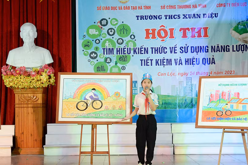 Học sinh Can Lộc sôi nổi tìm hiểu kiến thức sử dụng năng lượng