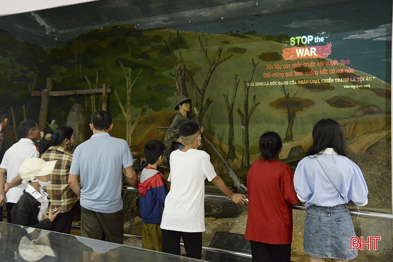 Hàng nghìn du khách hành hương về Ngã ba Đồng Lộc