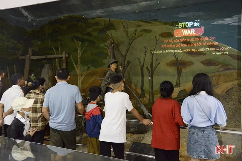 Hàng nghìn du khách hành hương về Ngã ba Đồng Lộc