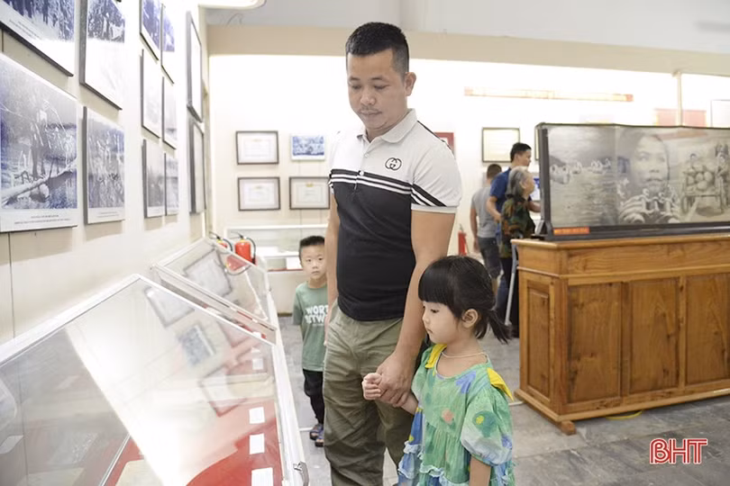 Hàng nghìn du khách hành hương về Ngã ba Đồng Lộc