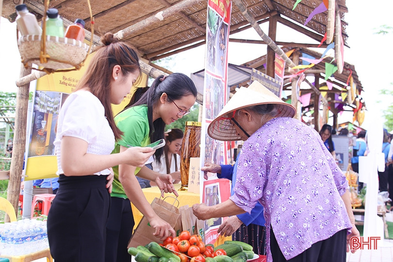 Khai trương phiên chợ quê tại thành phố Hà Tĩnh