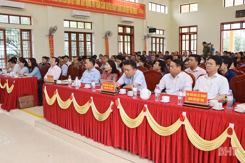 Cử tri Cẩm Xuyên kiến nghị thu hồi đất những dự án không hiệu quả