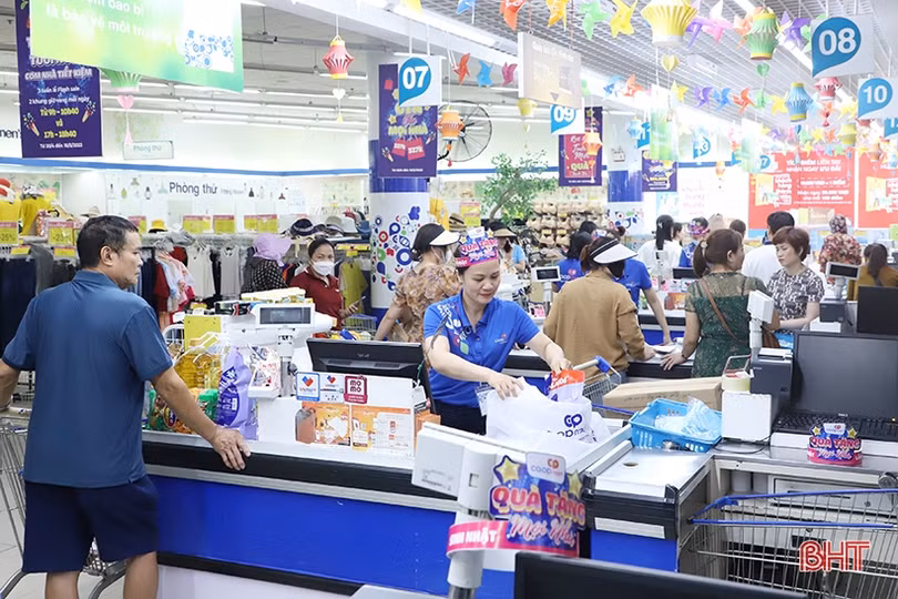 Hà Tĩnh: Ngành bán lẻ rộn ràng khuyến mãi dịp lễ 30/4