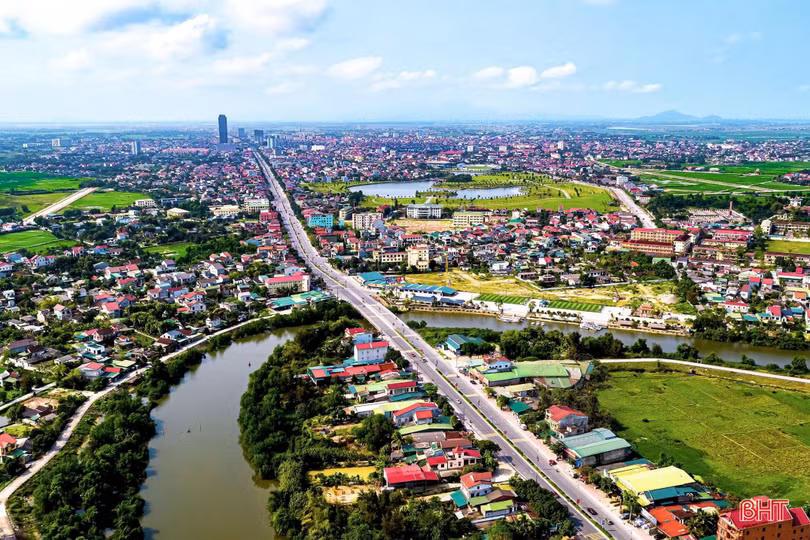 Dưới bóng sông Phủ, núi Nài