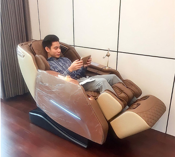 Cận cảnh ghế massage Queen Crown QC A7 Sport được đại gia Việt săn đón