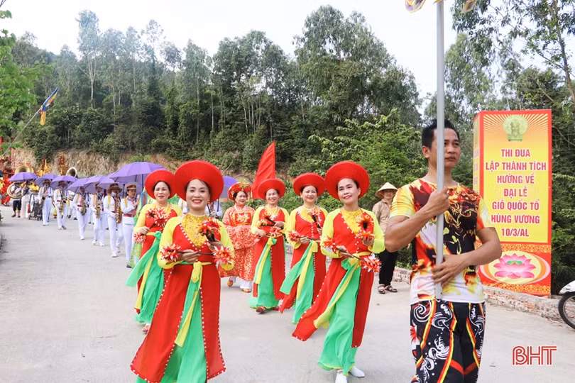 Độc đáo nghi lễ rước linh vị Đức Thủy Tổ Kinh Dương Vương và các Vua Hùng