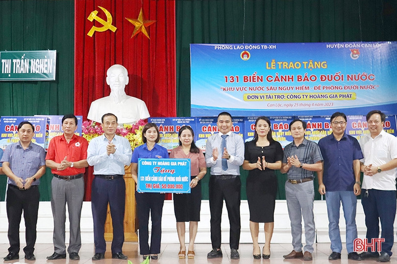 Cắm nhiều biển cảnh báo phòng, chống đuối nước ở Can Lộc