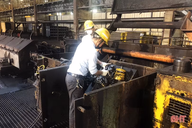 Công nhân Khu kinh tế Vũng Áng gác lễ, bám công trường