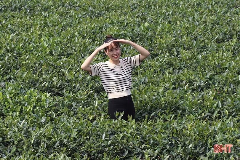 Nhiều du khách ngược ngàn khám phá miền biên giới Hà Tĩnh