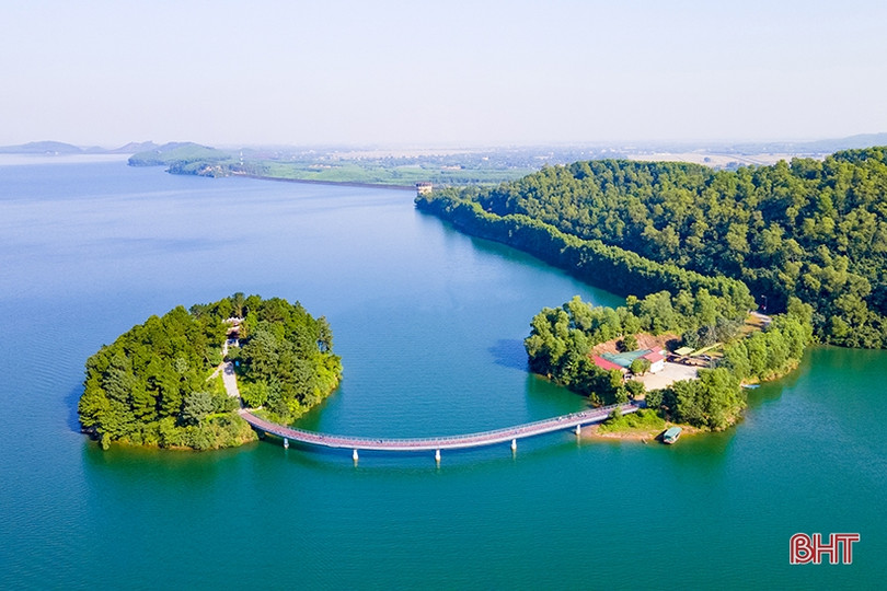 Du lịch Hà Tĩnh hấp dẫn du khách bằng vẻ đẹp và chiều sâu văn hóa ảnh 1 Du lịch Hà Tĩnh hấp dẫn du khách bằng vẻ đẹp và chiều sâu văn hóa