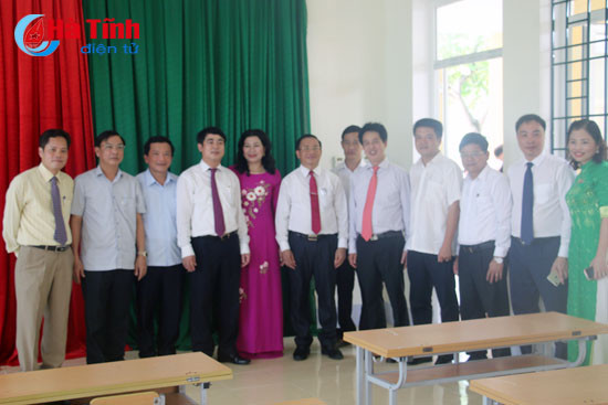vietcombank ban giao 3 cong trinh an sinh xa hoi tri gia tai tro gan 12 ty