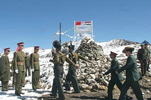 trung quoc an do nhat tri rut quan khoi bien gioi