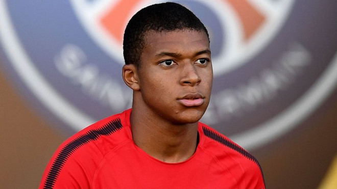 psg dat thoa thuan chieu mo mbappe