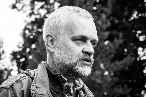 ra doi va thong diep ve tinh yeu thuong cua con nguoi