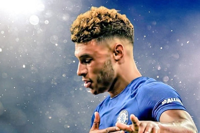 chelsea chi 35 trieu bang mua ox chamberlain cho kiem tra y te