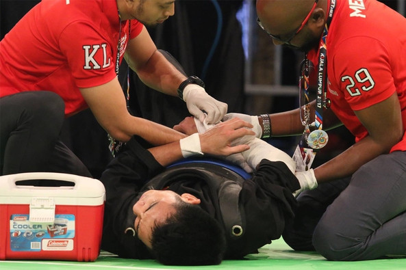 vo si viet nam gay tay bi xu thua o tran tranh hc vang voi malaysia