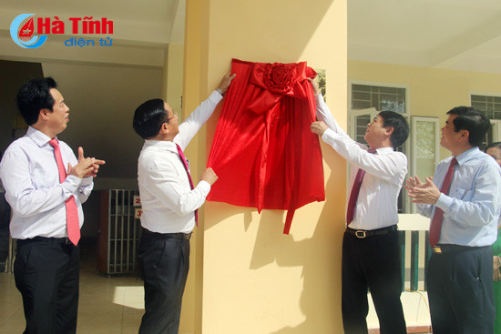 vietcombank ban giao 3 cong trinh an sinh xa hoi tri gia tai tro gan 12 ty