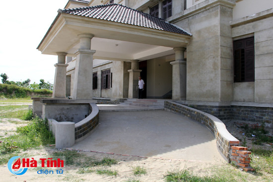 tru so ubnd xa tung anh ngon ngang dang do