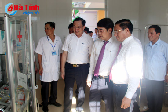 vietcombank ban giao 3 cong trinh an sinh xa hoi tri gia tai tro gan 12 ty