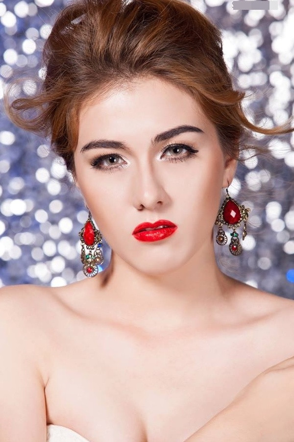 hai bong hong lai thi hoa hau hoan vu viet nam