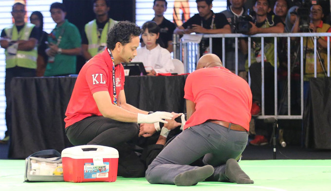 vo si viet nam gay tay bi xu thua o tran tranh hc vang voi malaysia