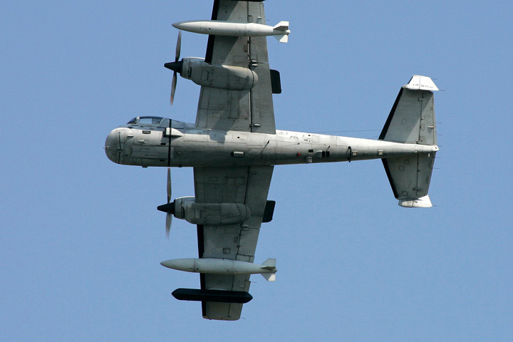 ve ham ho cua may bay trinh sat chien thuat my mohawk