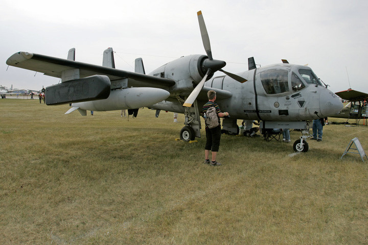 ve ham ho cua may bay trinh sat chien thuat my mohawk