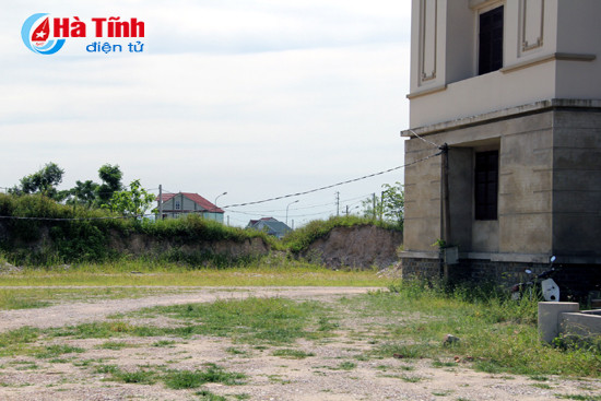 tru so ubnd xa tung anh ngon ngang dang do