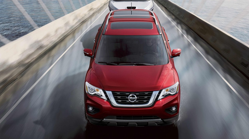 o to co tinh nang canh bao chong bo quen tre trong xe