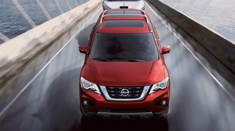 o to co tinh nang canh bao chong bo quen tre trong xe