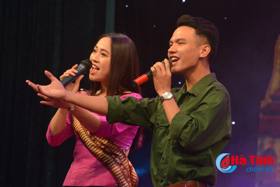 nong am dem giao luu tham tinh huu nghi viet lao