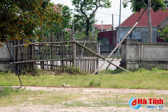 tru so ubnd xa tung anh ngon ngang dang do