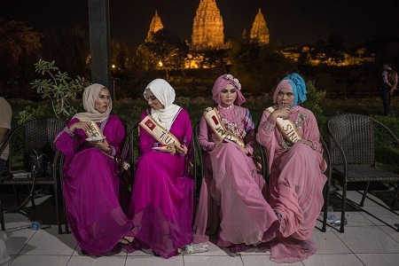 Những thí sinh của cuộc thi Hoa hậu Hồi giáo Thế giới trong giờ nghỉ